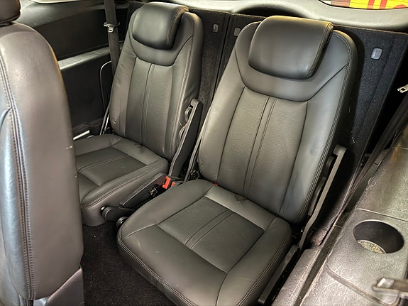 Ford S-MAX 16 of 30