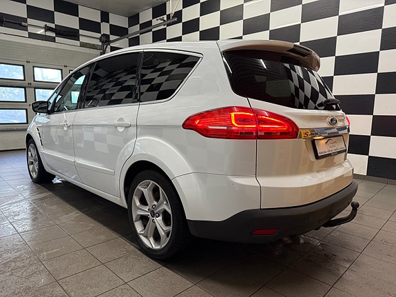 Ford S-MAX 11 of 30