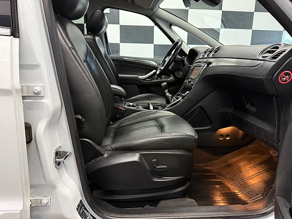 Ford S-MAX 25 of 30