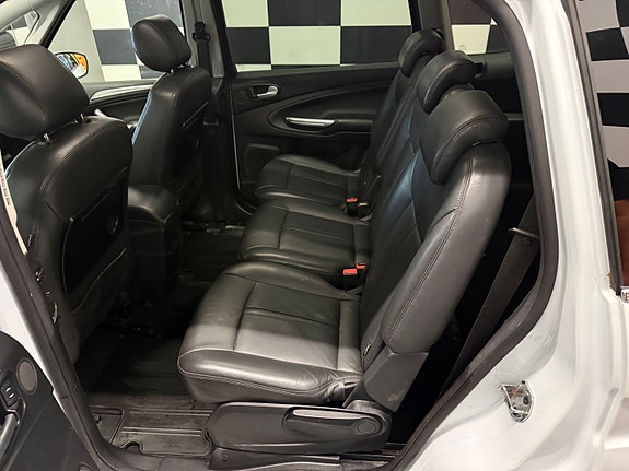 Ford S-MAX 28 of 30