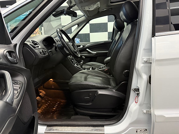 Ford S-MAX 21 of 30