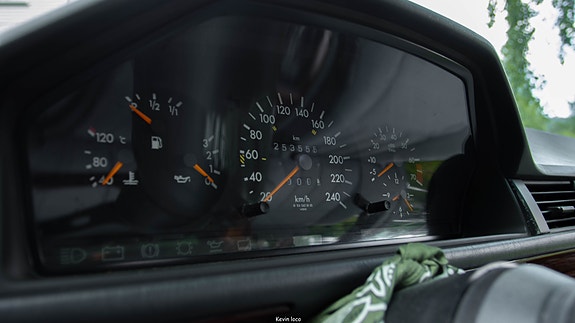 Mercedes-Benz E220 6 of 10