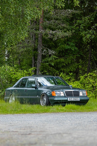 Mercedes-Benz E220 5 of 10