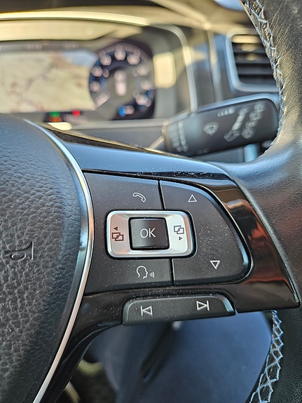 Volkswagen e-Golf VII 18 of 24