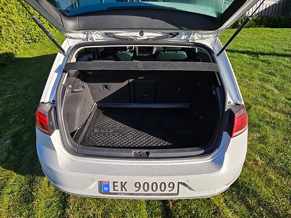Volkswagen e-Golf VII 9 of 24