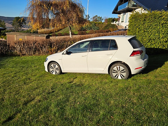 Volkswagen e-Golf VII 4 of 24