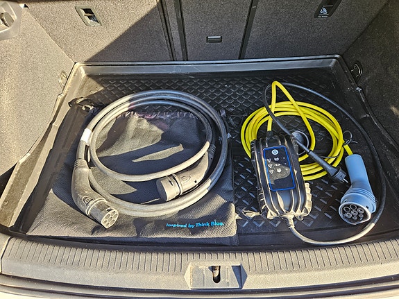 Volkswagen e-Golf VII 10 of 24
