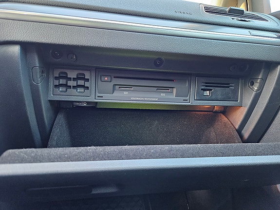 Volkswagen e-Golf VII 16 of 24