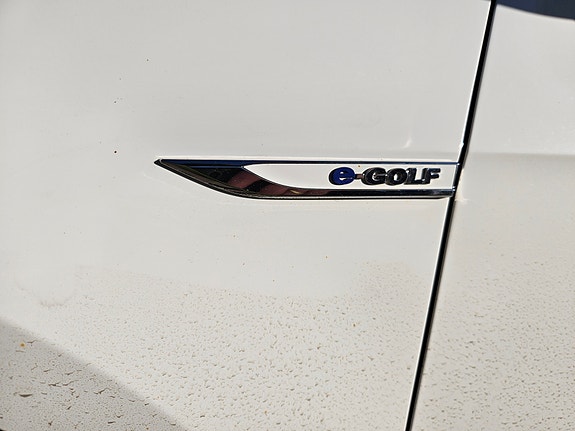 Volkswagen e-Golf VII 11 of 24