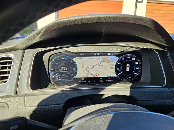 Volkswagen e-Golf VII 19 of 24