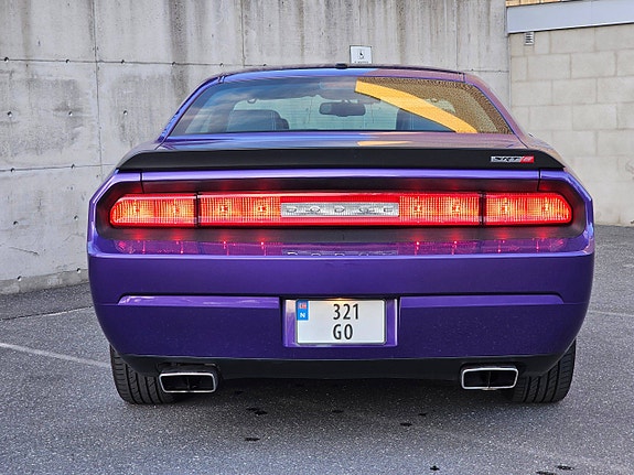 Dodge Challenger 5 of 30