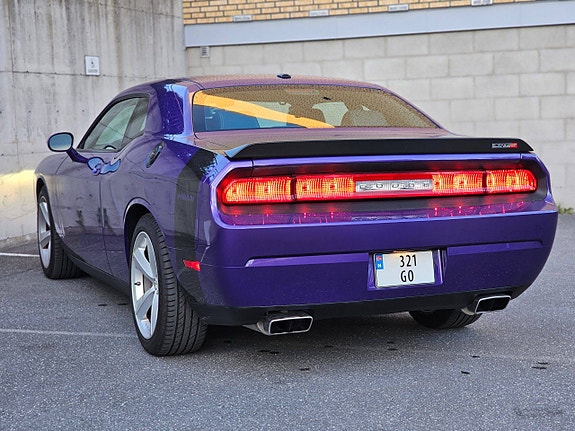 Dodge Challenger 6 of 30