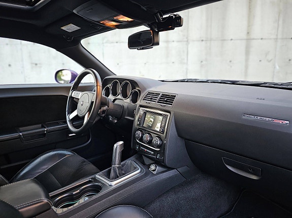 Dodge Challenger 20 of 30