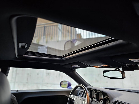 Dodge Challenger 22 of 30