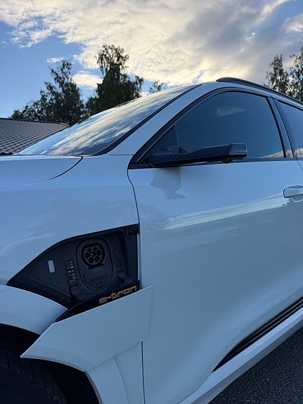 Audi e-tron 13 of 30