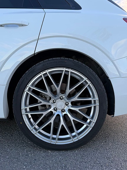Audi e-tron 28 of 30