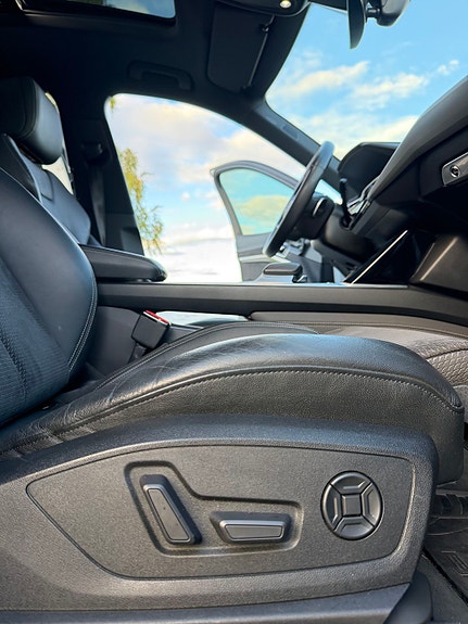 Audi e-tron 27 of 30