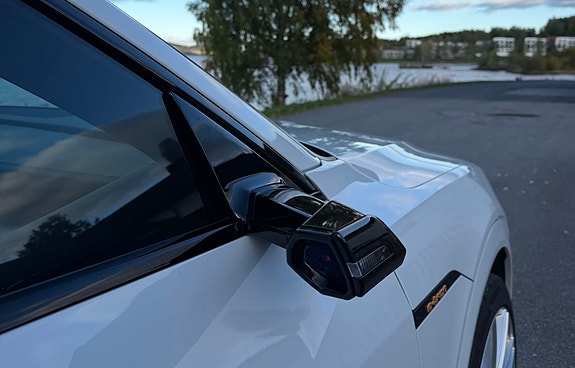 Audi e-tron 7 of 30