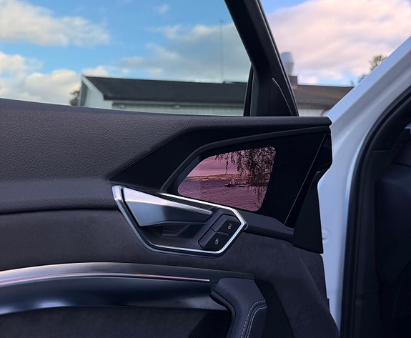 Audi e-tron 15 of 30