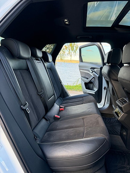 Audi e-tron 23 of 30
