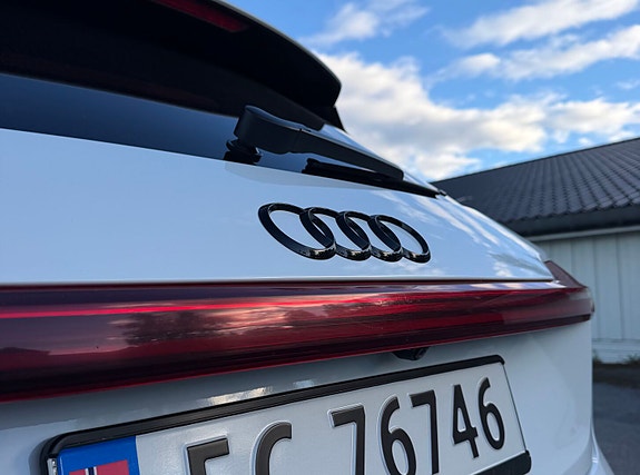 Audi e-tron 11 of 30