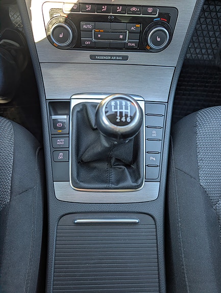 Volkswagen Passat 16 of 21