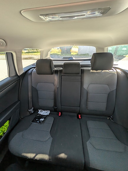 Volkswagen Passat 19 of 21