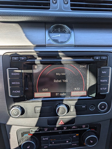 Volkswagen Passat 15 of 21