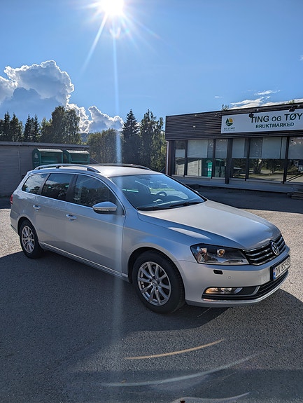 Volkswagen Passat 3 of 21