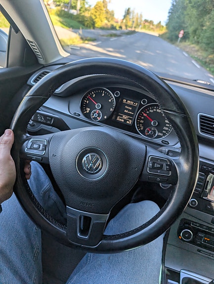 Volkswagen Passat 10 of 21
