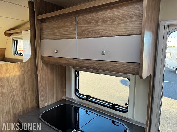 Bürstner Premio Plus 510 TK 16 of 27