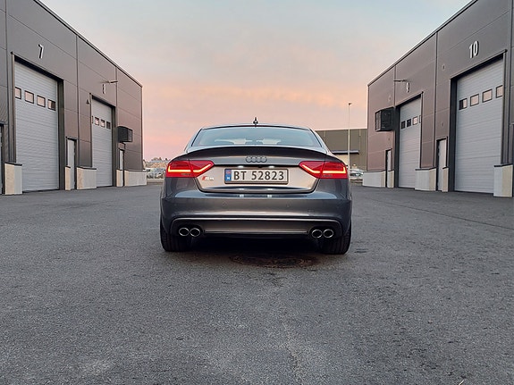 Audi S5 8 of 24