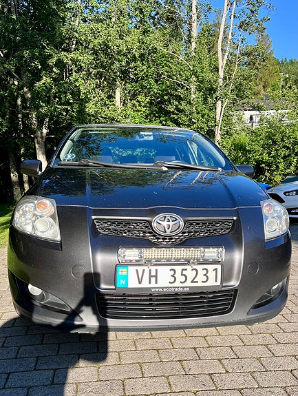 Toyota Auris 3 of 8