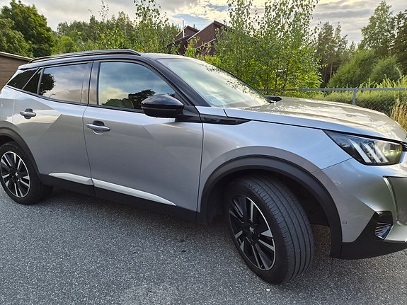 Peugeot e-2008 7 of 25