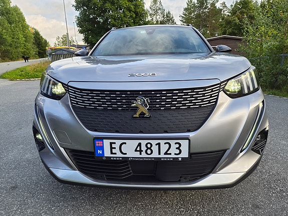 Peugeot e-2008 3 of 25