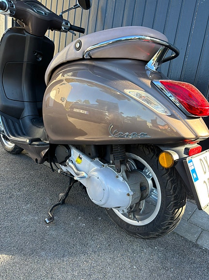 Vespa Primavera 50 4 of 14