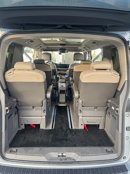 Volkswagen Multivan 16 of 26