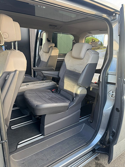 Volkswagen Multivan 17 of 26