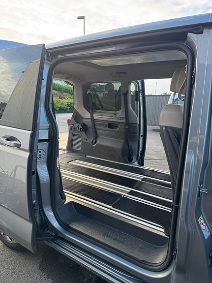 Volkswagen Multivan 14 of 26