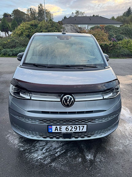 Volkswagen Multivan 2 of 26