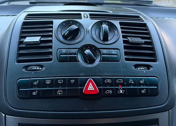 Mercedes-Benz Vito 111 14 of 23