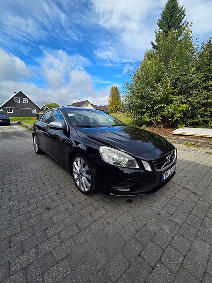 Volvo S60 9 of 23