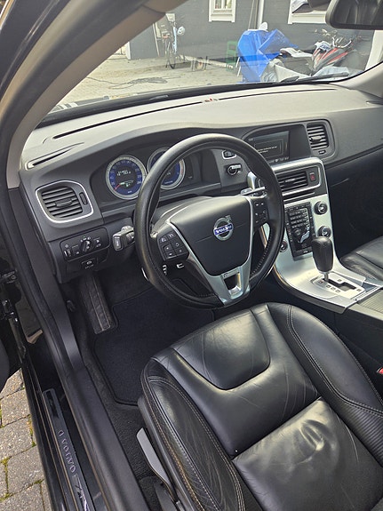 Volvo S60 13 of 23