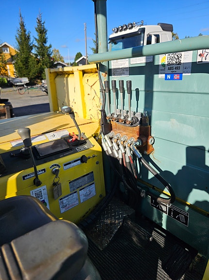 Yanmar C30R 11 of 19