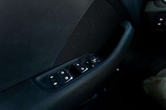 Audi e-tron 14 of 30