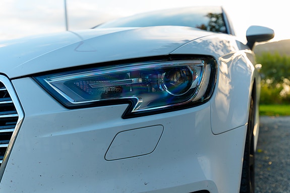 Audi e-tron 11 of 30