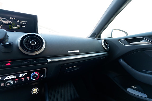 Audi e-tron 17 of 30