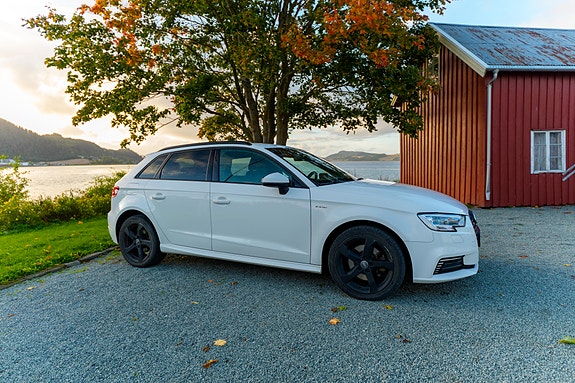Audi e-tron 27 of 30