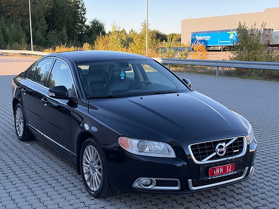 Volvo S80 4 of 30