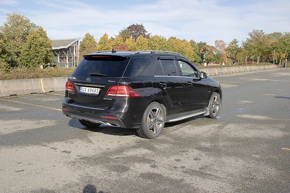 Mercedes-Benz GLE500 e 4 of 18